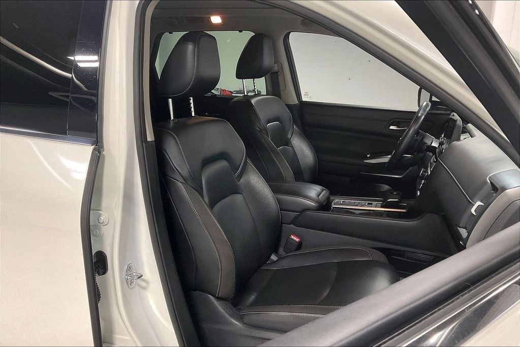 2022 Nissan Pathfinder SL 2WD