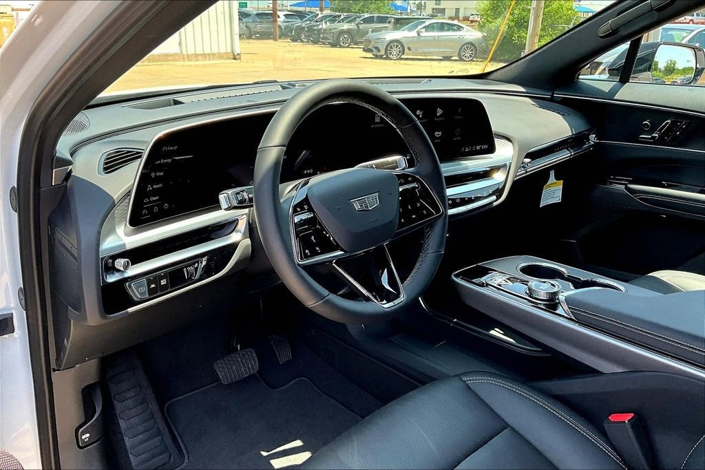 2025 Cadillac LYRIQ Luxury 1