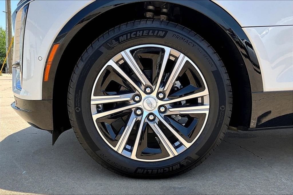 2025 Cadillac LYRIQ Luxury 1