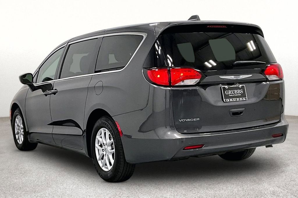 2021 Chrysler Voyager LX