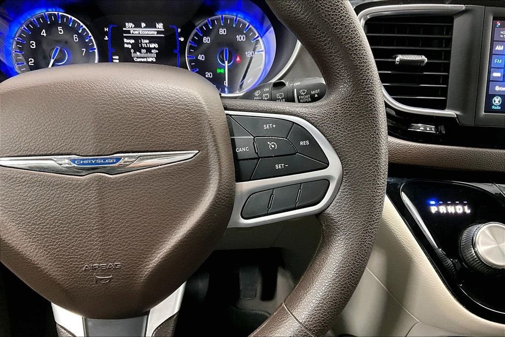 2021 Chrysler Voyager LX