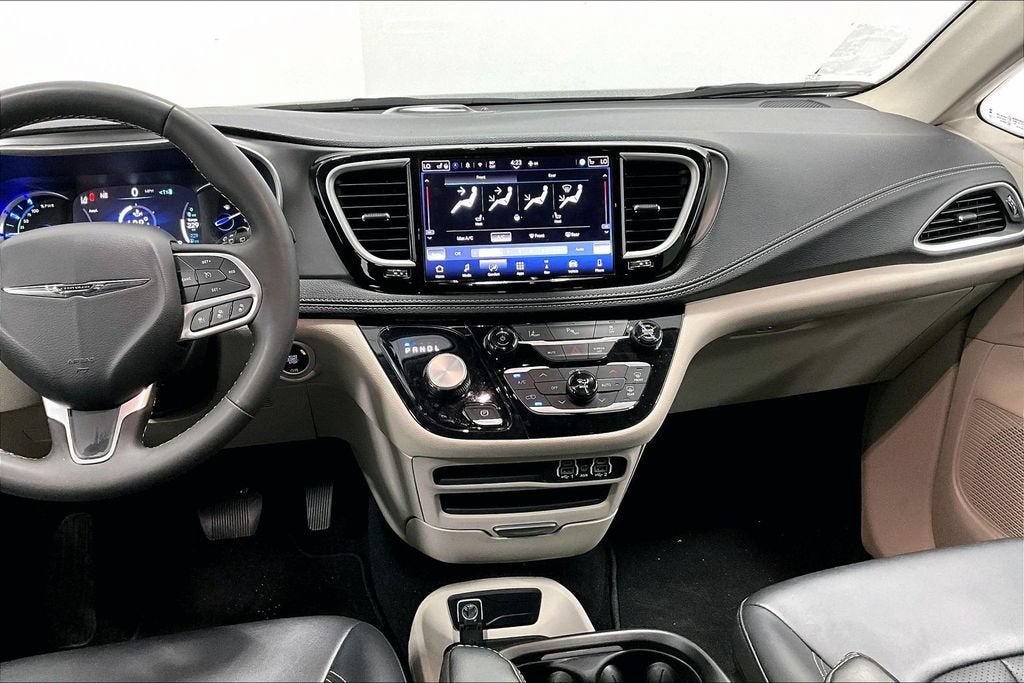 2024 Chrysler Pacifica Hybrid Select