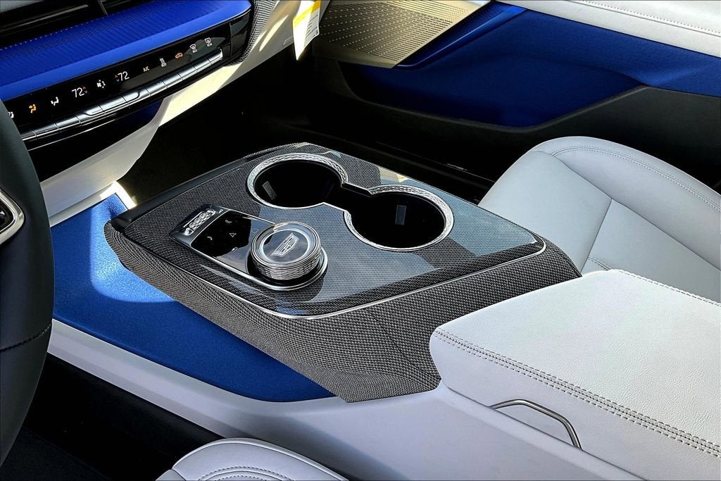 2025 Cadillac OPTIQ Luxury 1