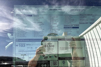 2025 Cadillac OPTIQ Luxury 1