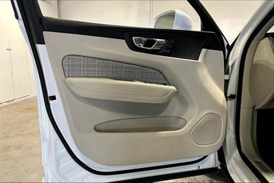 2022 Volvo XC60 B5 Momentum