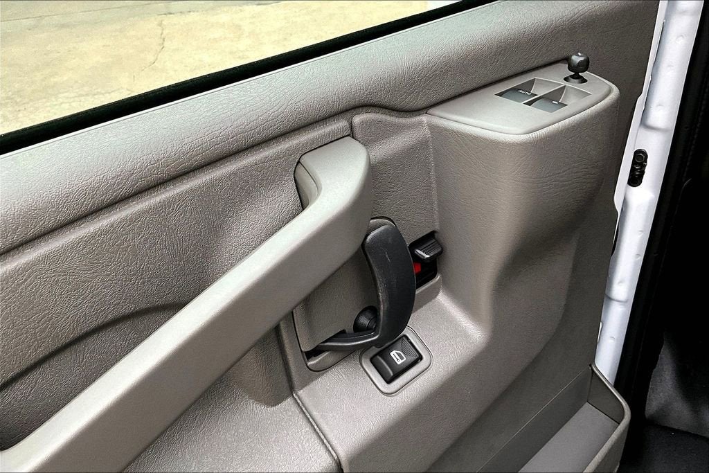 2025 GMC Savana Cargo Work Van