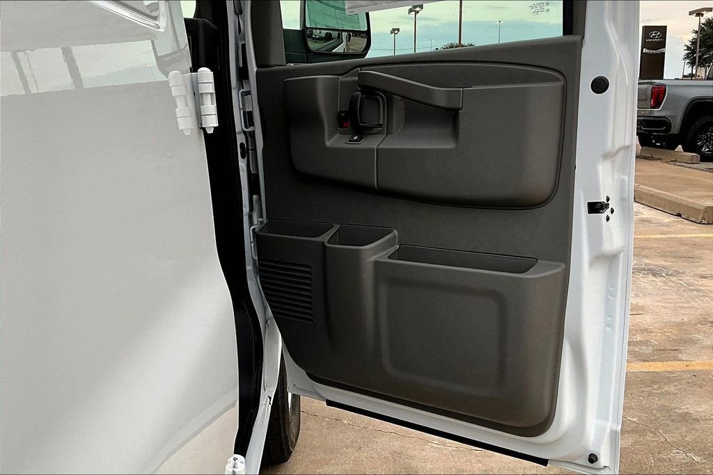 2025 GMC Savana Cargo 3500 Work Van
