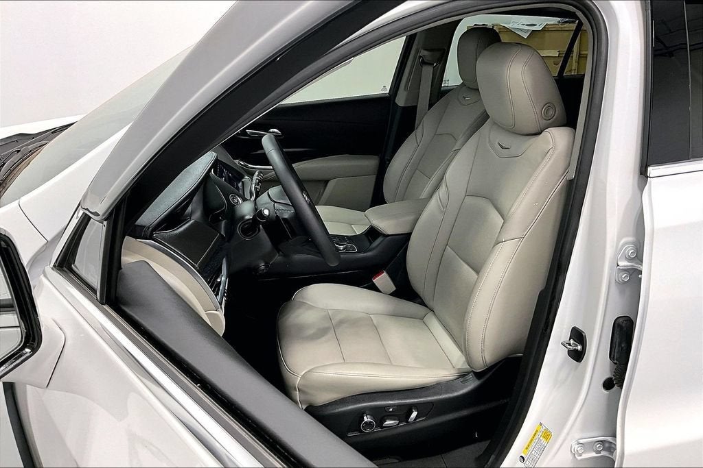 2023 Cadillac XT4 AWD Premium Luxury