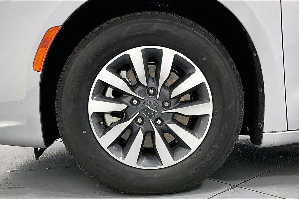 2024 Chrysler Pacifica Hybrid Select