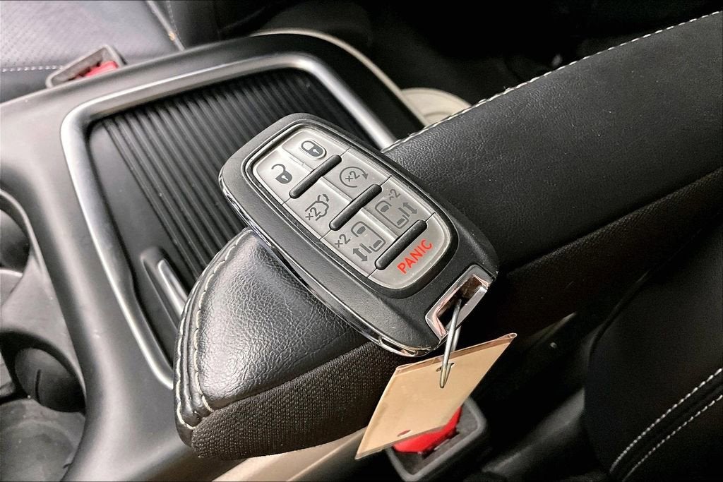 2024 Chrysler Pacifica Hybrid Select