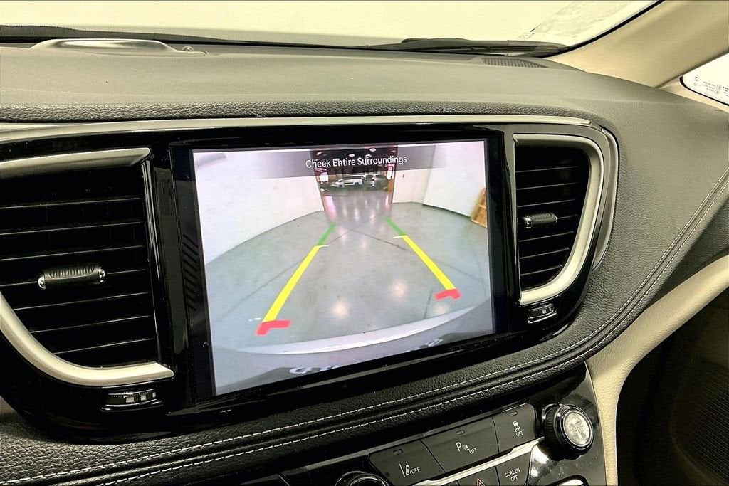 2024 Chrysler Pacifica Hybrid Select