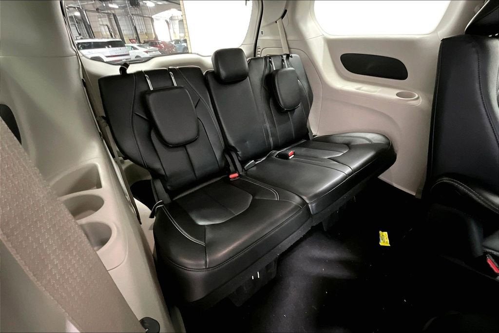 2024 Chrysler Pacifica Hybrid Select