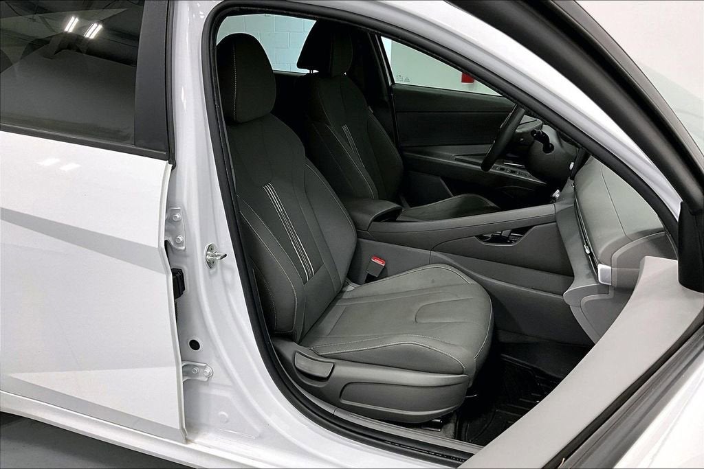 2022 Hyundai Elantra Hybrid Blue