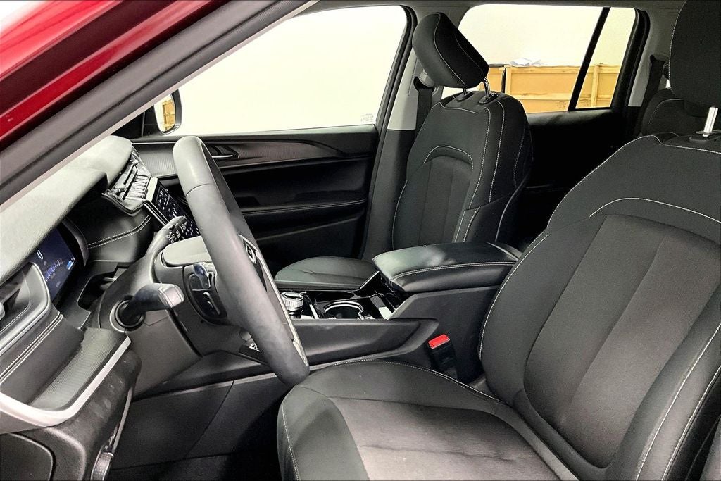 2023 Jeep Grand Cherokee Laredo