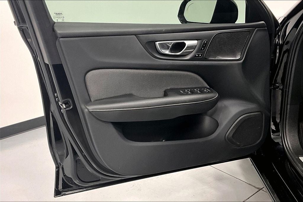 2024 Volvo S60 B5 Plus Black Edition