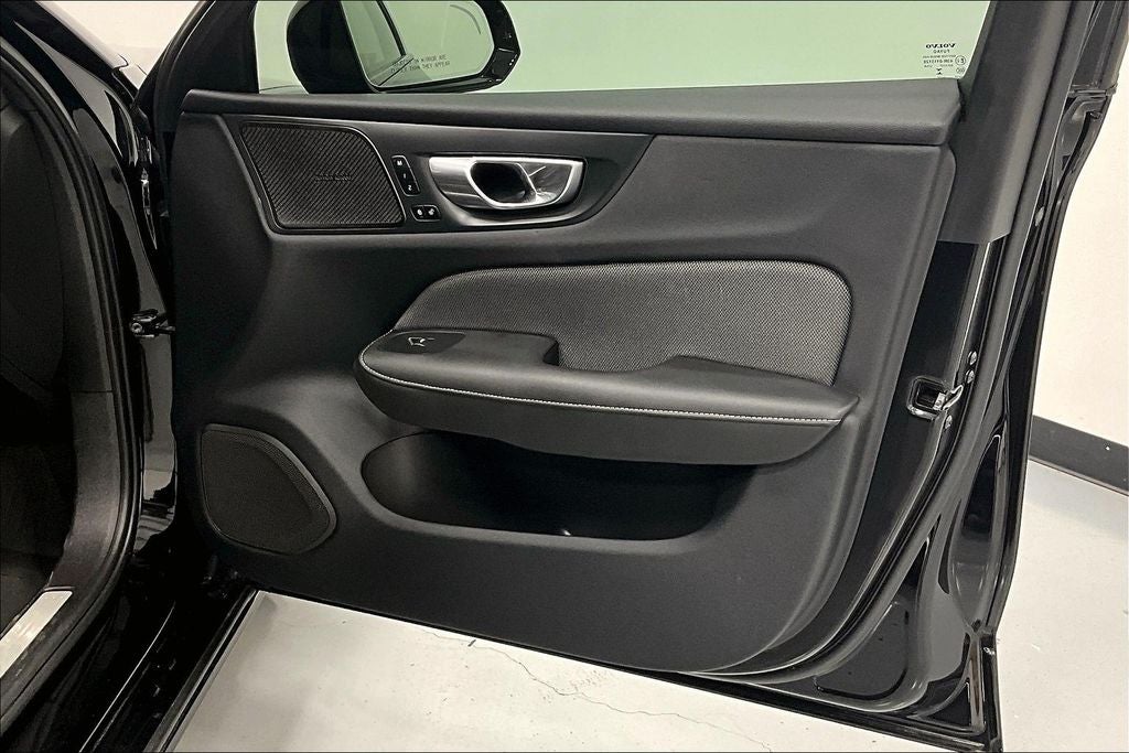 2024 Volvo S60 B5 Plus Black Edition