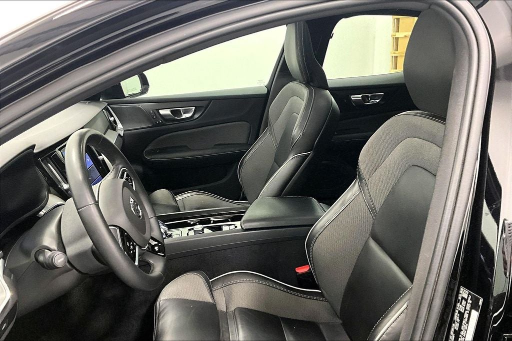 2024 Volvo S60 B5 Plus Black Edition