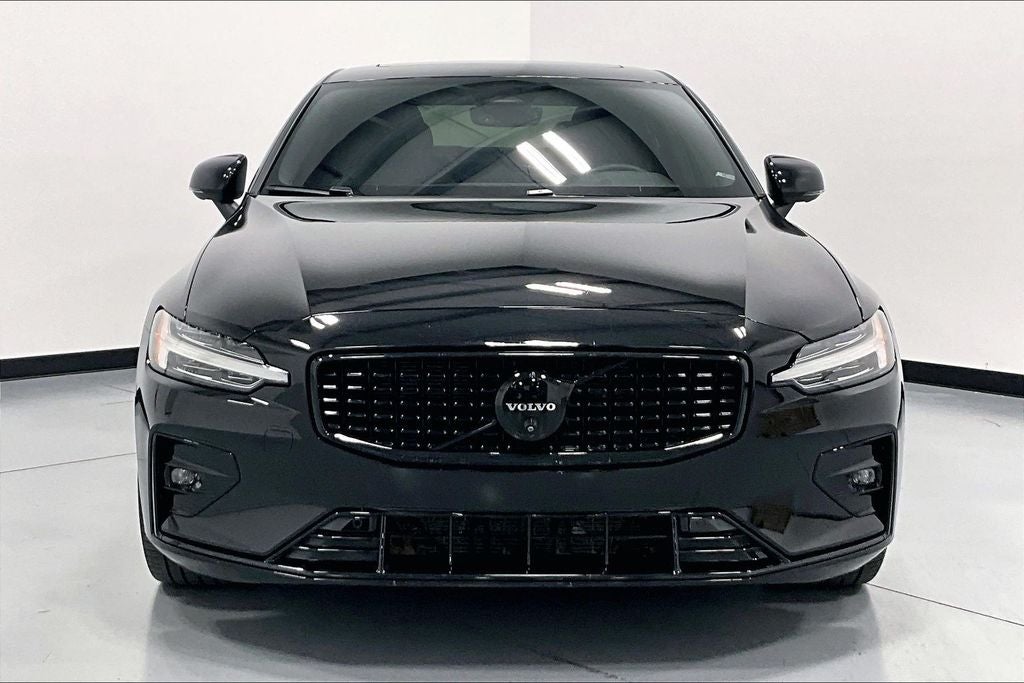 2024 Volvo S60 B5 Plus Black Edition