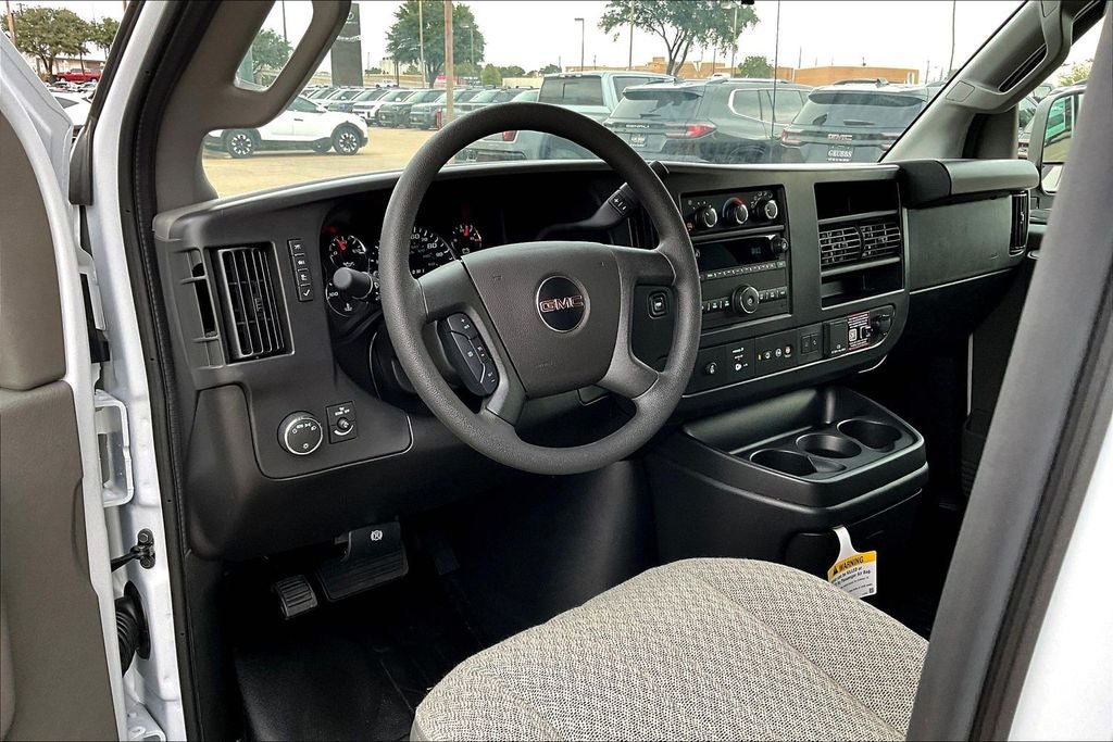2025 GMC Savana 3500 Work Van