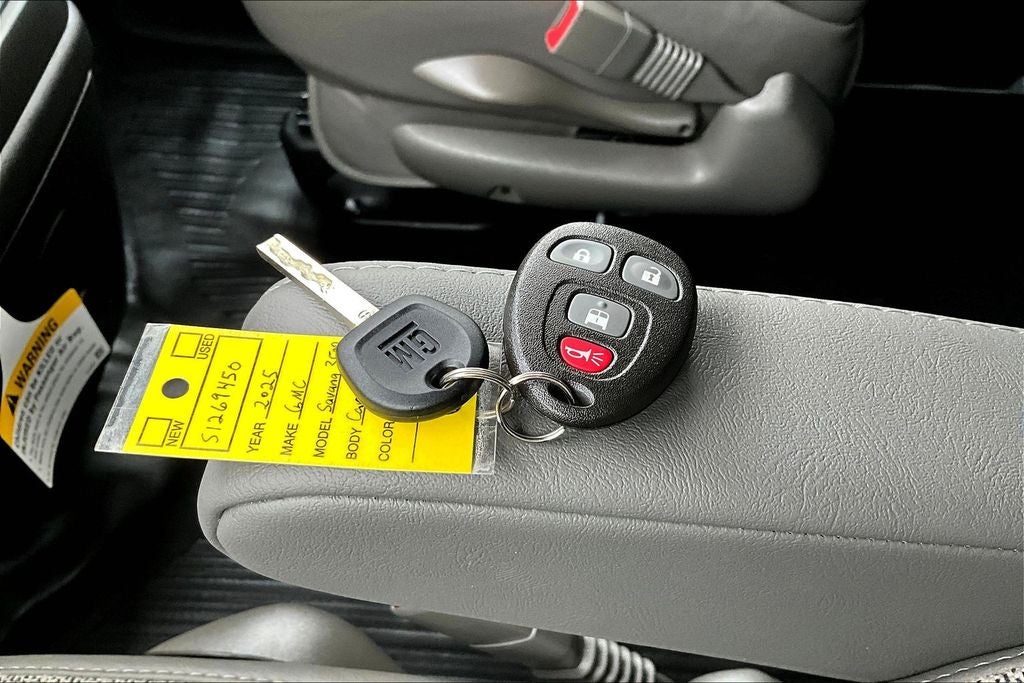 2025 GMC Savana 3500 Work Van