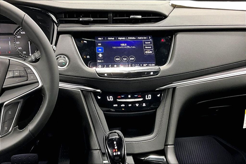 2026 Cadillac XT5 Luxury