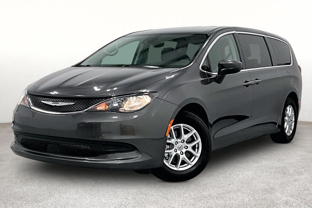 2021 Chrysler Voyager LX