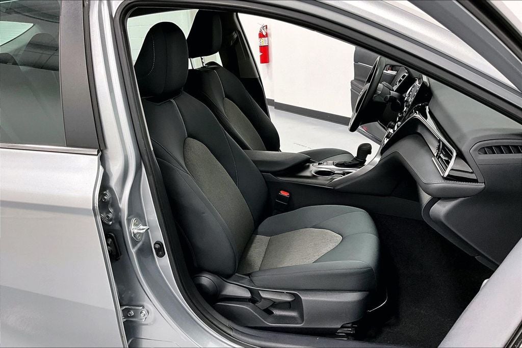 2023 Toyota Camry Hybrid LE