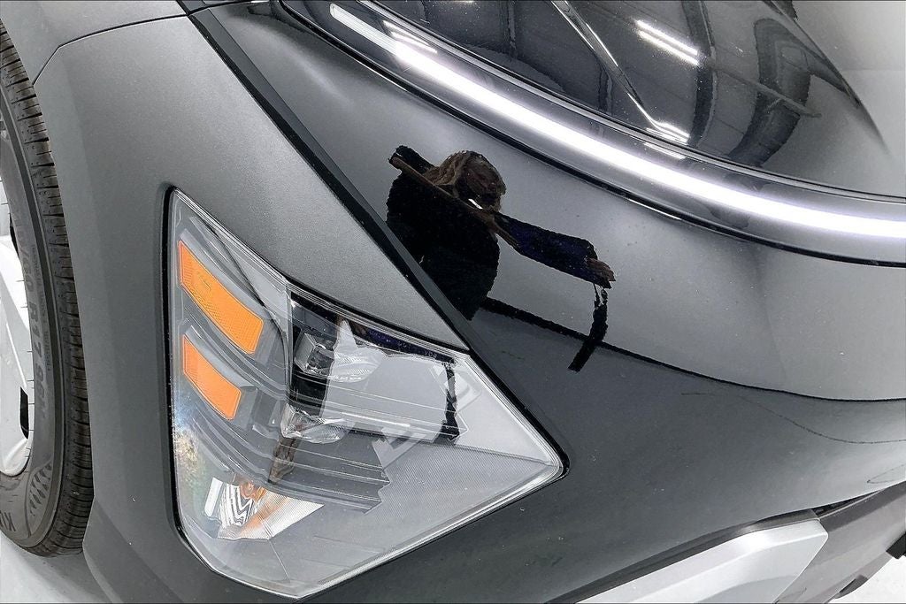 2027 Hyundai Kona SE