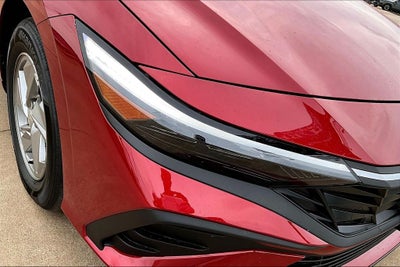 2025 Hyundai Elantra SE