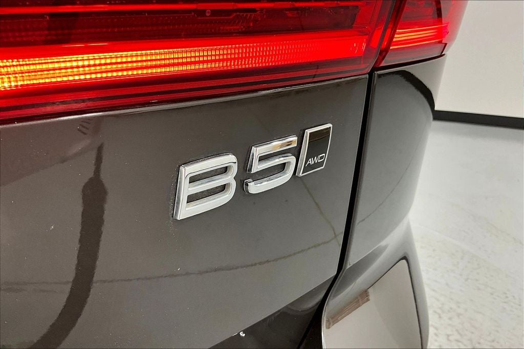 2022 Volvo XC60 B5 Momentum